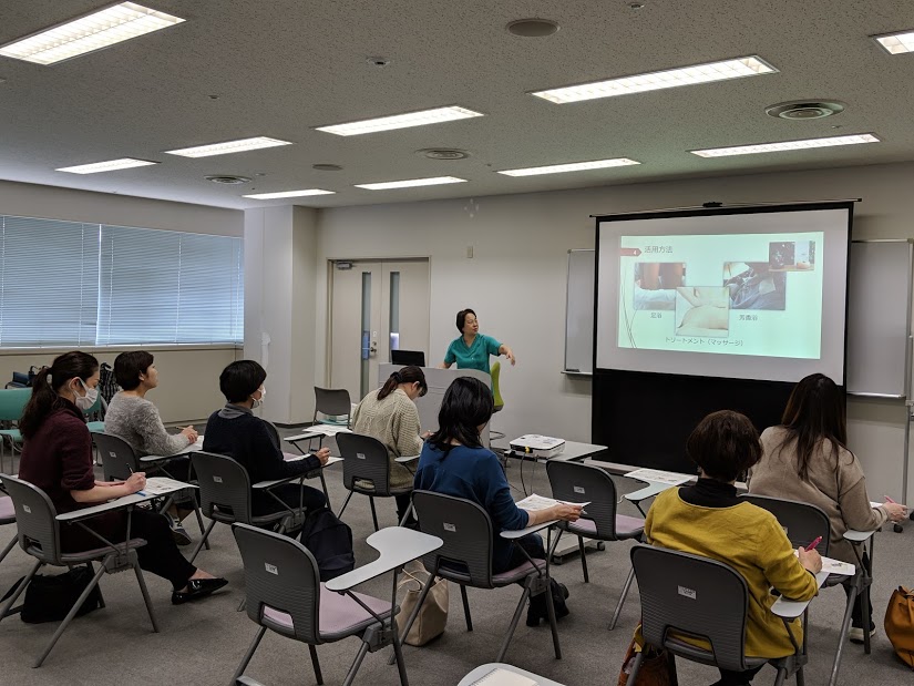 アロマ・フットケアを活用したスタッフ研修